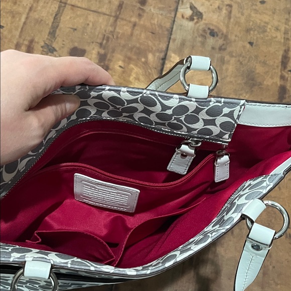 Coach Gray and White Shoulder Bag - Picture 9 of 10